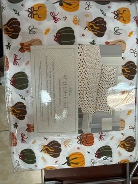 Harvest Pumpkin Full Sheet Set - White with Autumn coquette Pumpkin Print
